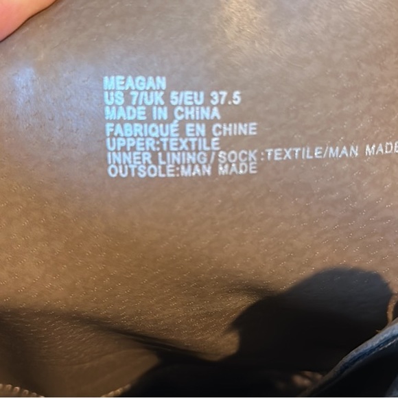 Knee high tan lace up boots - Picture 6 of 7